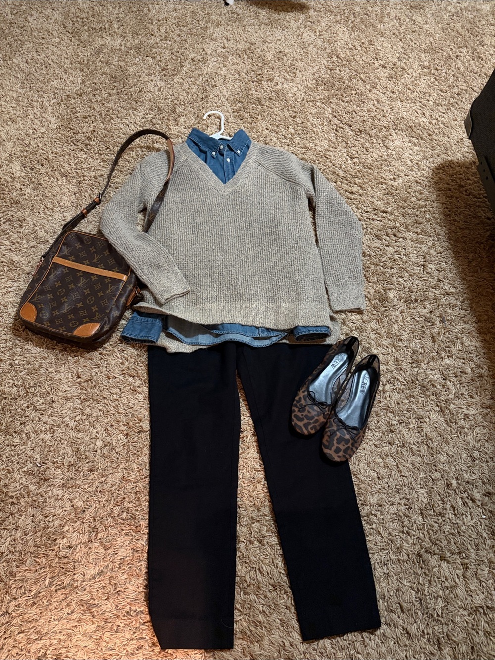 Women’s Beige V-Neck Sweater size S